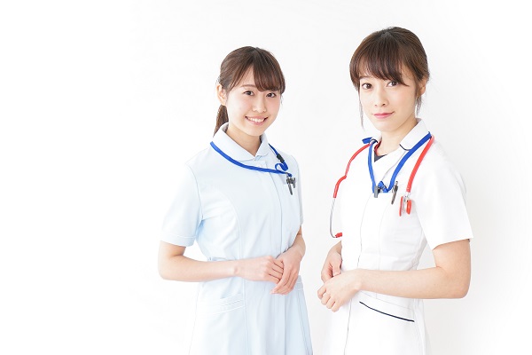 保健師と看護師の仕事内容や給料の違いを解説 ナースときどき女子 保健師と看護師の仕事内容や給料の違いを解説 ナースときどき女子