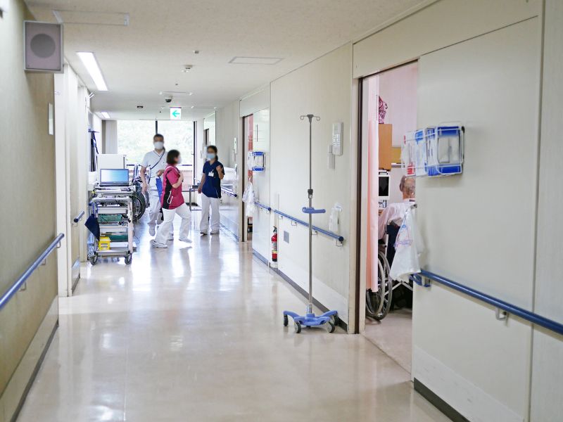 急性期病院とは?救急病院とは違う?特徴や看護師の役割・働き方も解説|レバウェル看護 お役立ち情報 急性期病院とは?救急病院とは違う?特徴や看護師の役割・働き方も解説|レバウェル看護 お役立ち情報