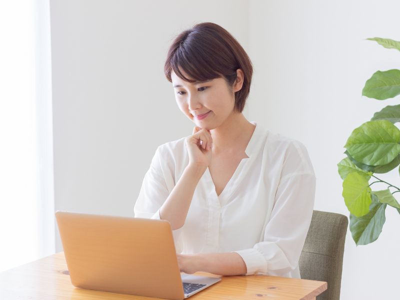 認定看護師の更新に必要な手続きとは？審査制度や合格率の詳細をご紹介！｜レバウェル看護 お役立ち情報